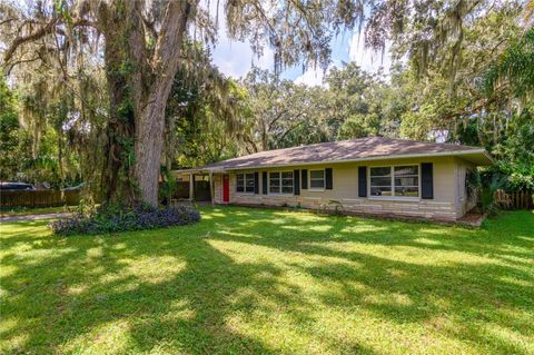 Photo of 2346 Alice Avenue, Eustis, FL 32726 (MLS # O6346562) Photo of 2346 Alice Avenue, Eustis, FL 32726 (MLS # O6346562)