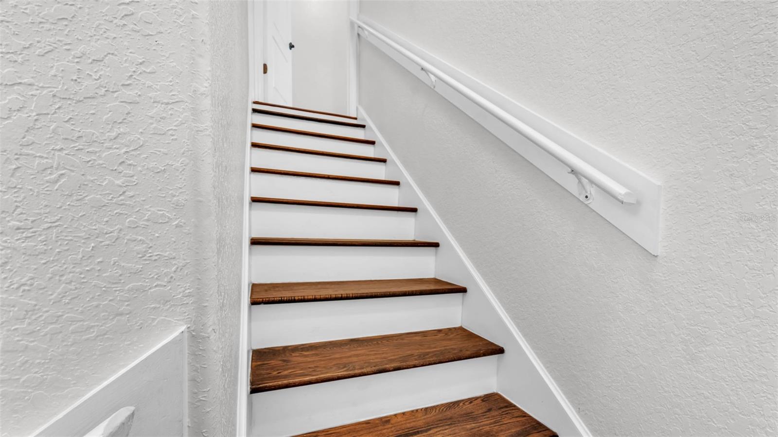 VALRICO GROVES - Residential