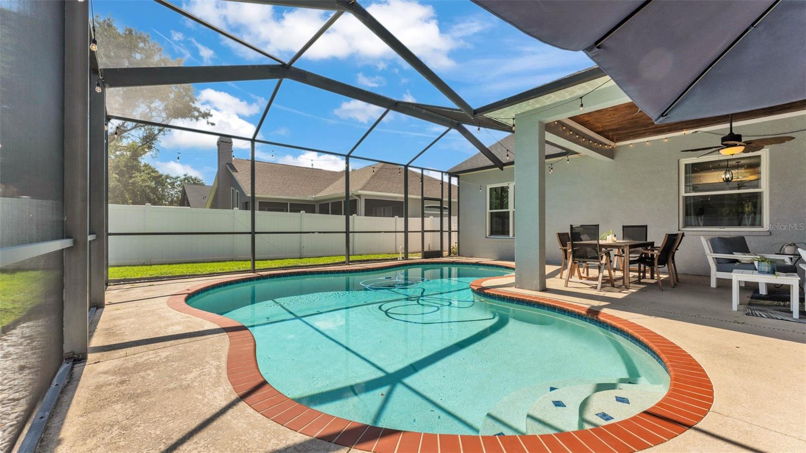 VALRICO GROVES - Residential