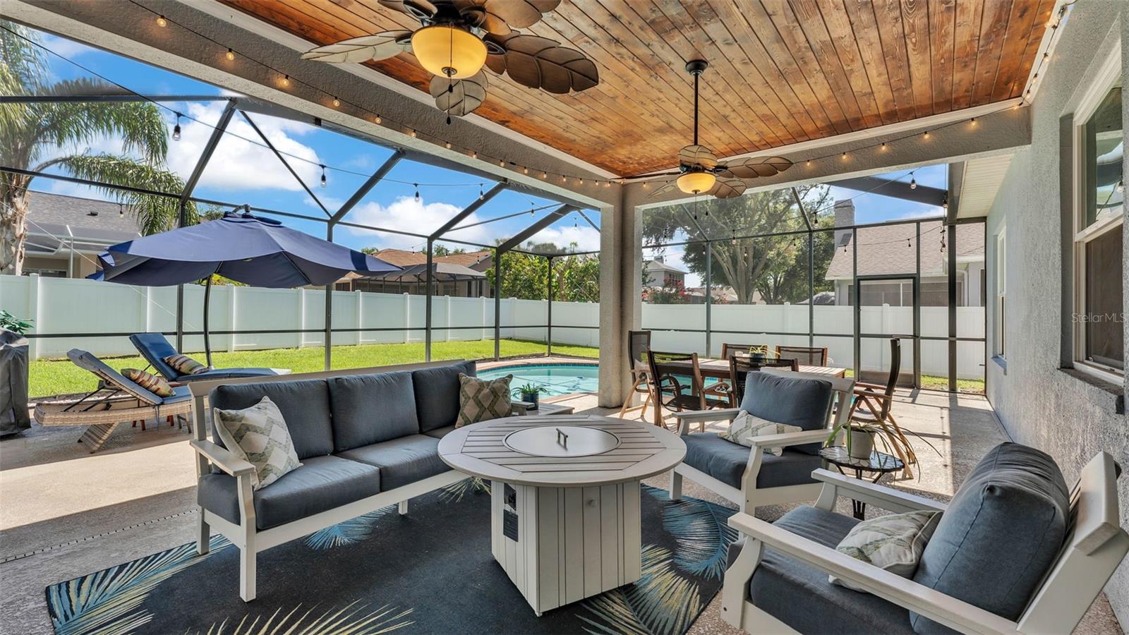 VALRICO GROVES - Residential