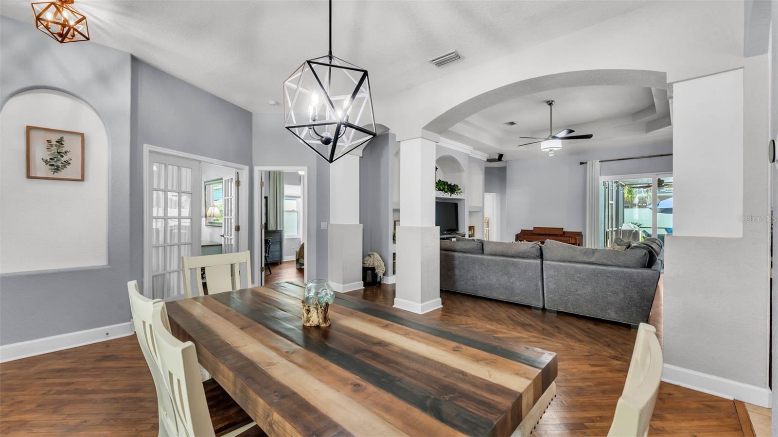 VALRICO GROVES - Residential