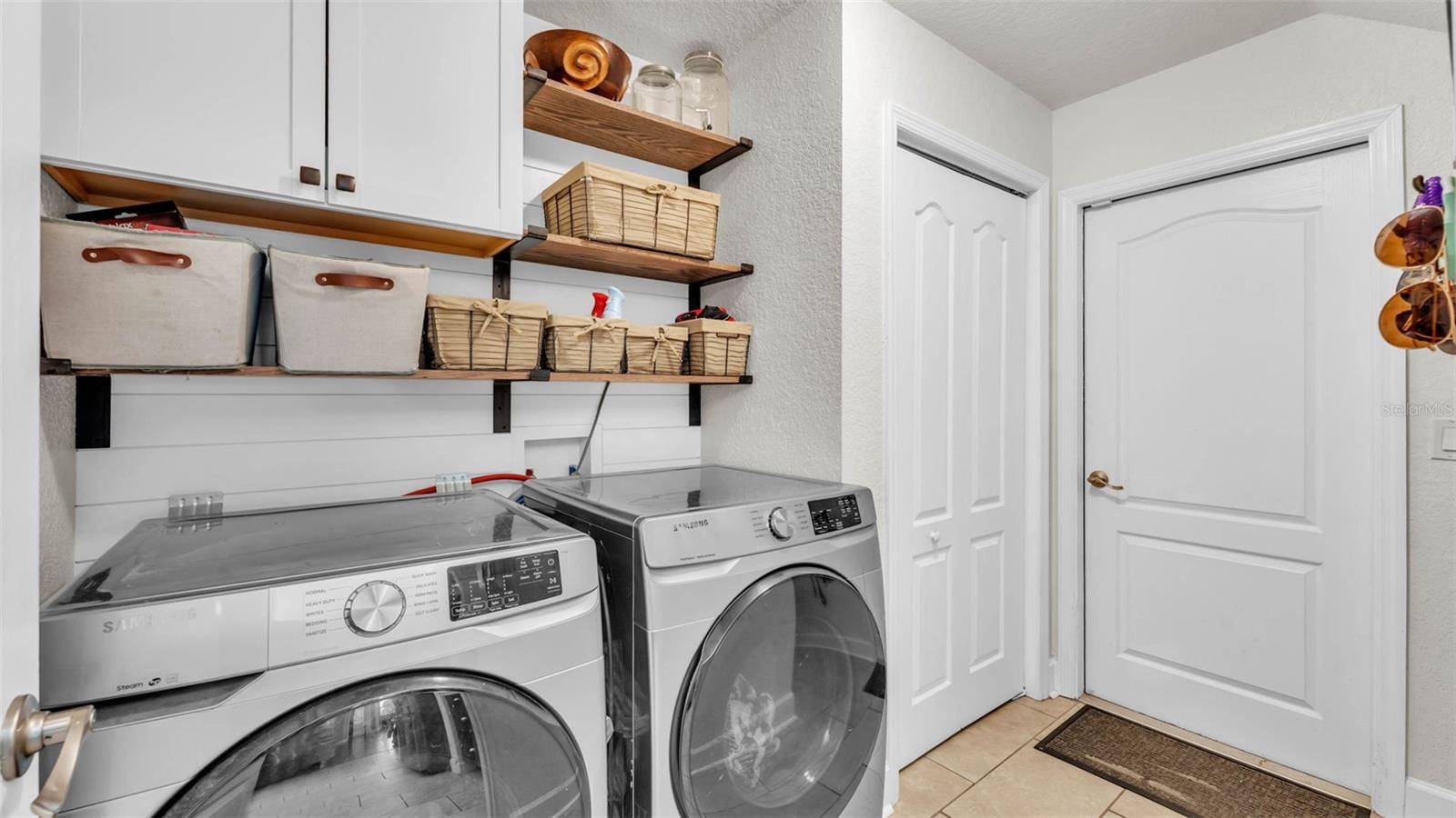 VALRICO GROVES - Residential