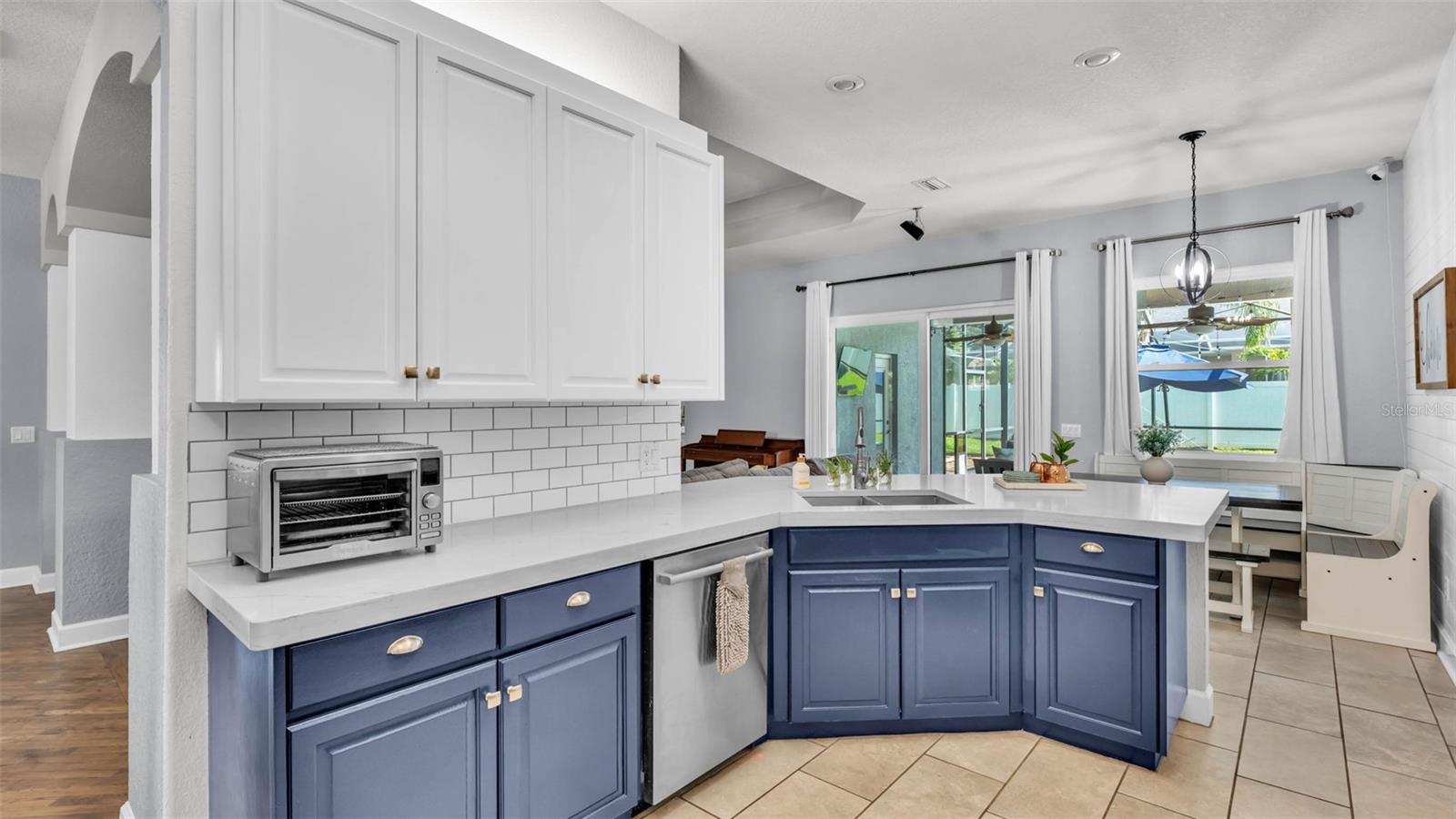 VALRICO GROVES - Residential