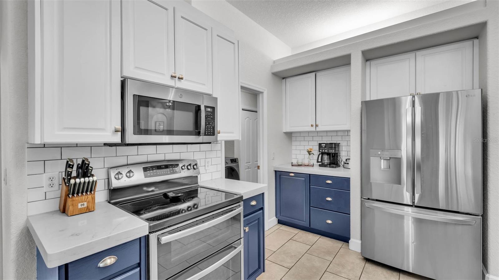 VALRICO GROVES - Residential