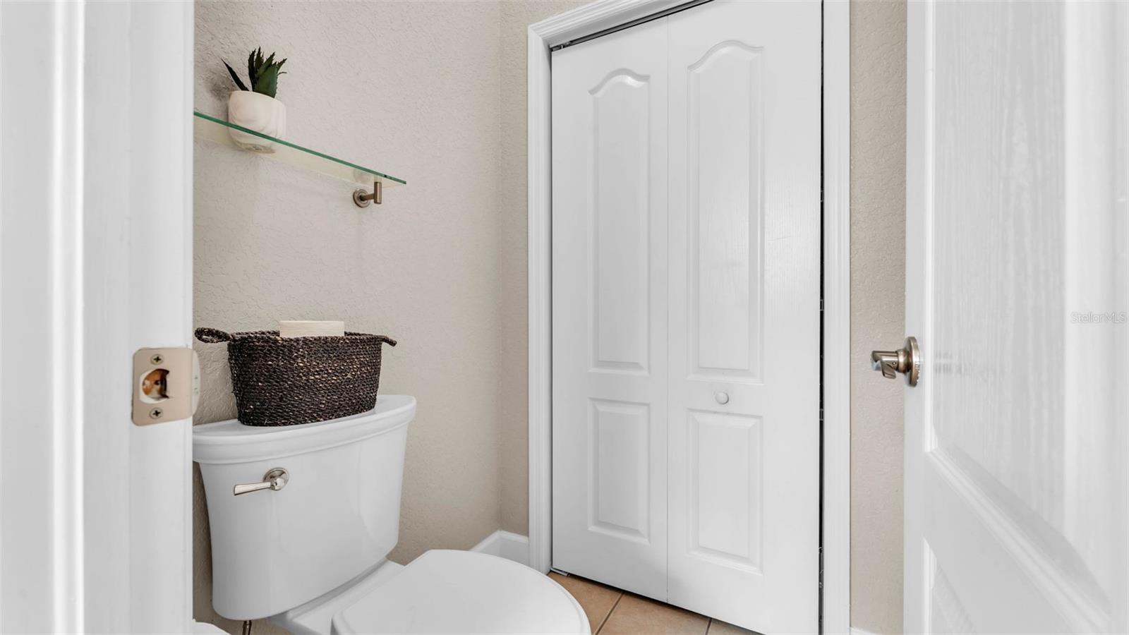 VALRICO GROVES - Residential