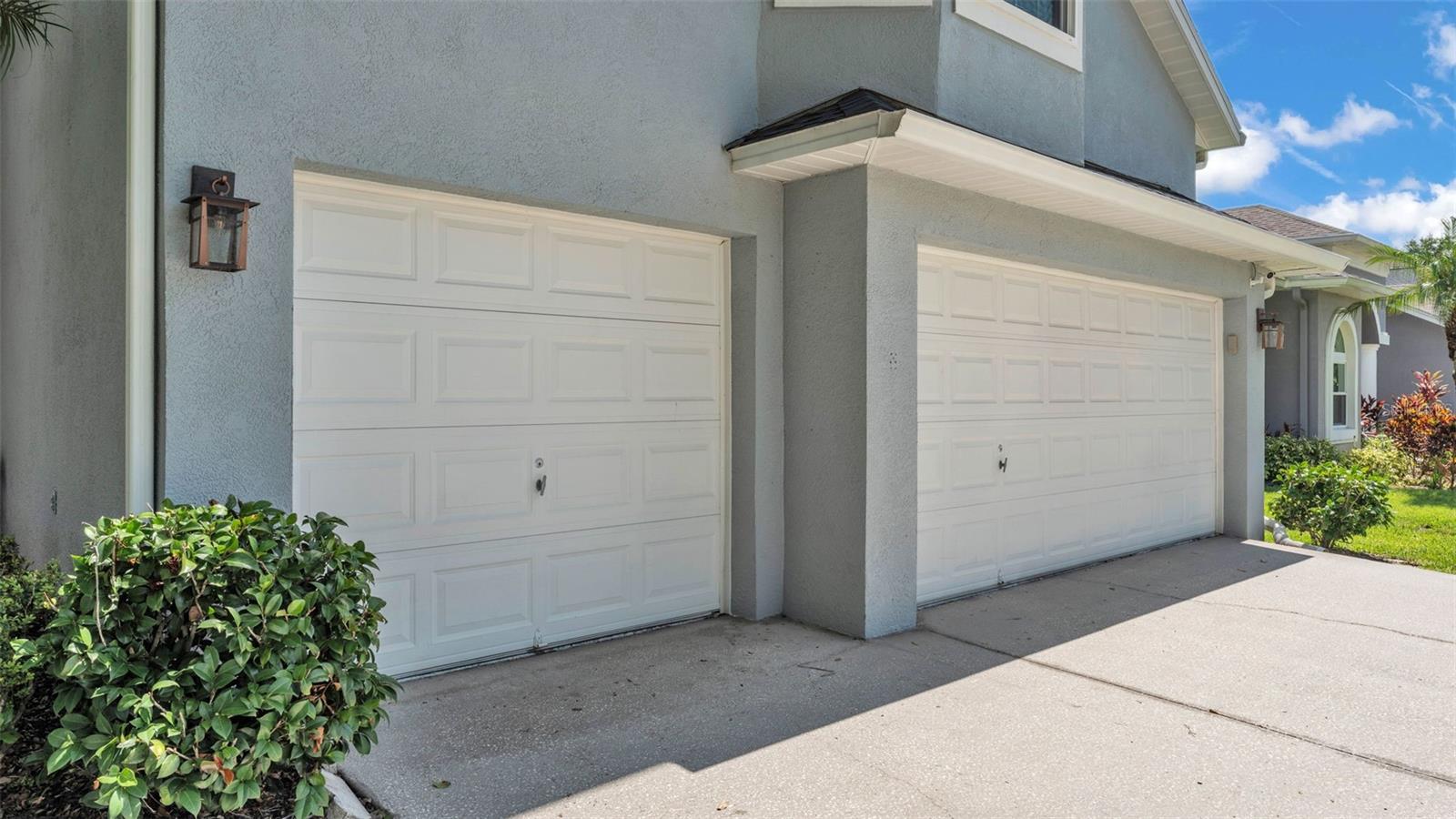 VALRICO GROVES - Residential