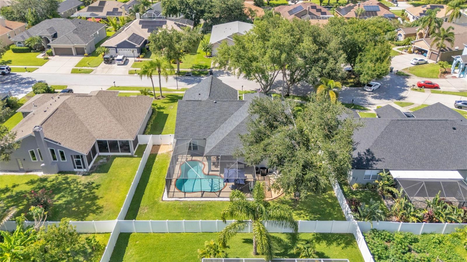 VALRICO GROVES - Residential