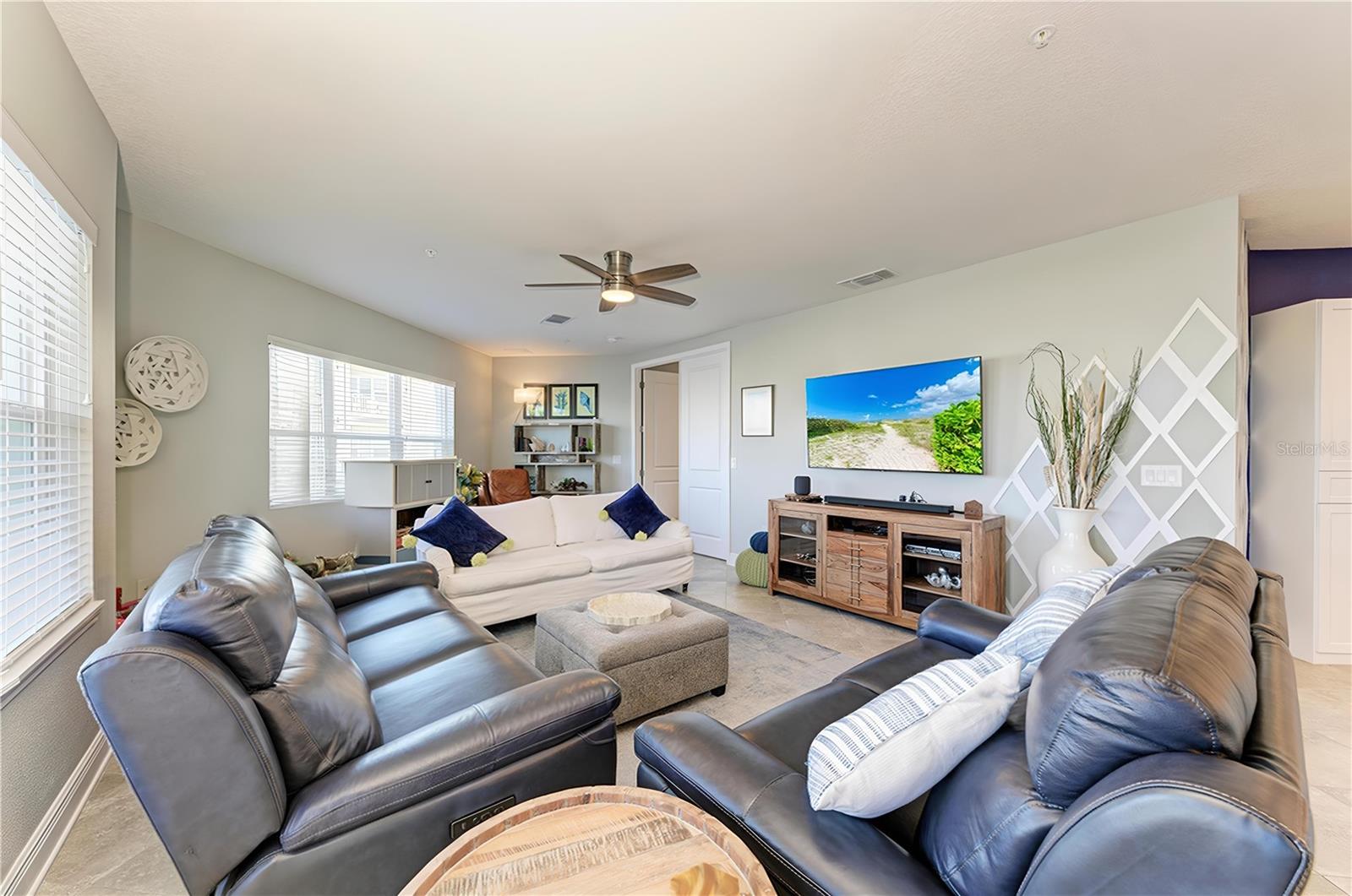 PALMA SOLA BAY CLUB PH 19A - Residential