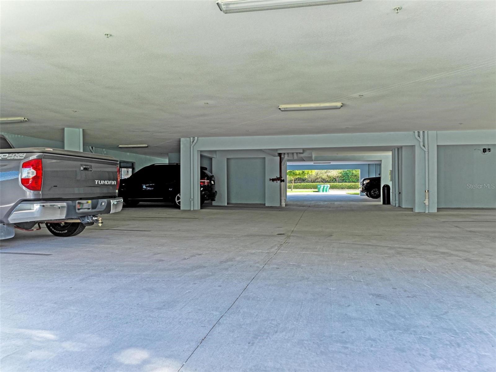 PALMA SOLA BAY CLUB PH 19A - Residential