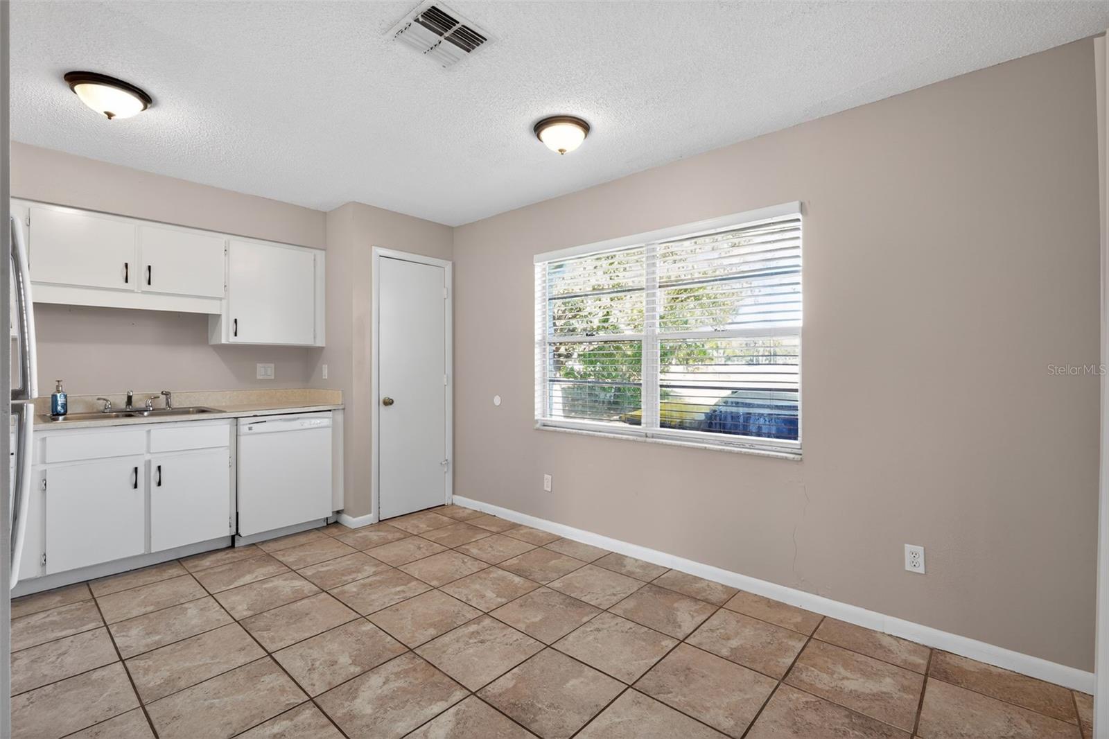 SPRING LAKE SEC 01 - Residential Income