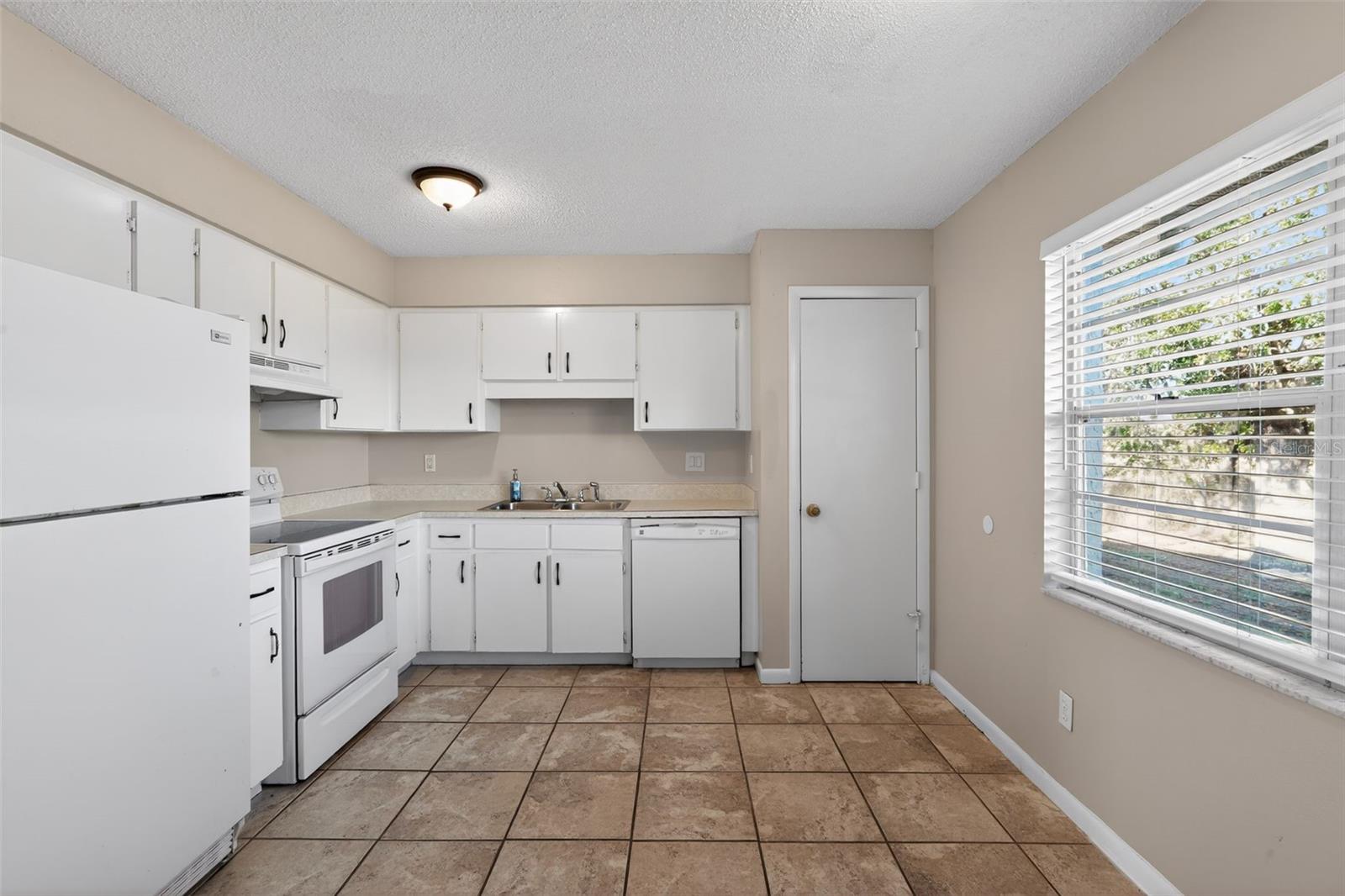 SPRING LAKE SEC 01 - Residential Income