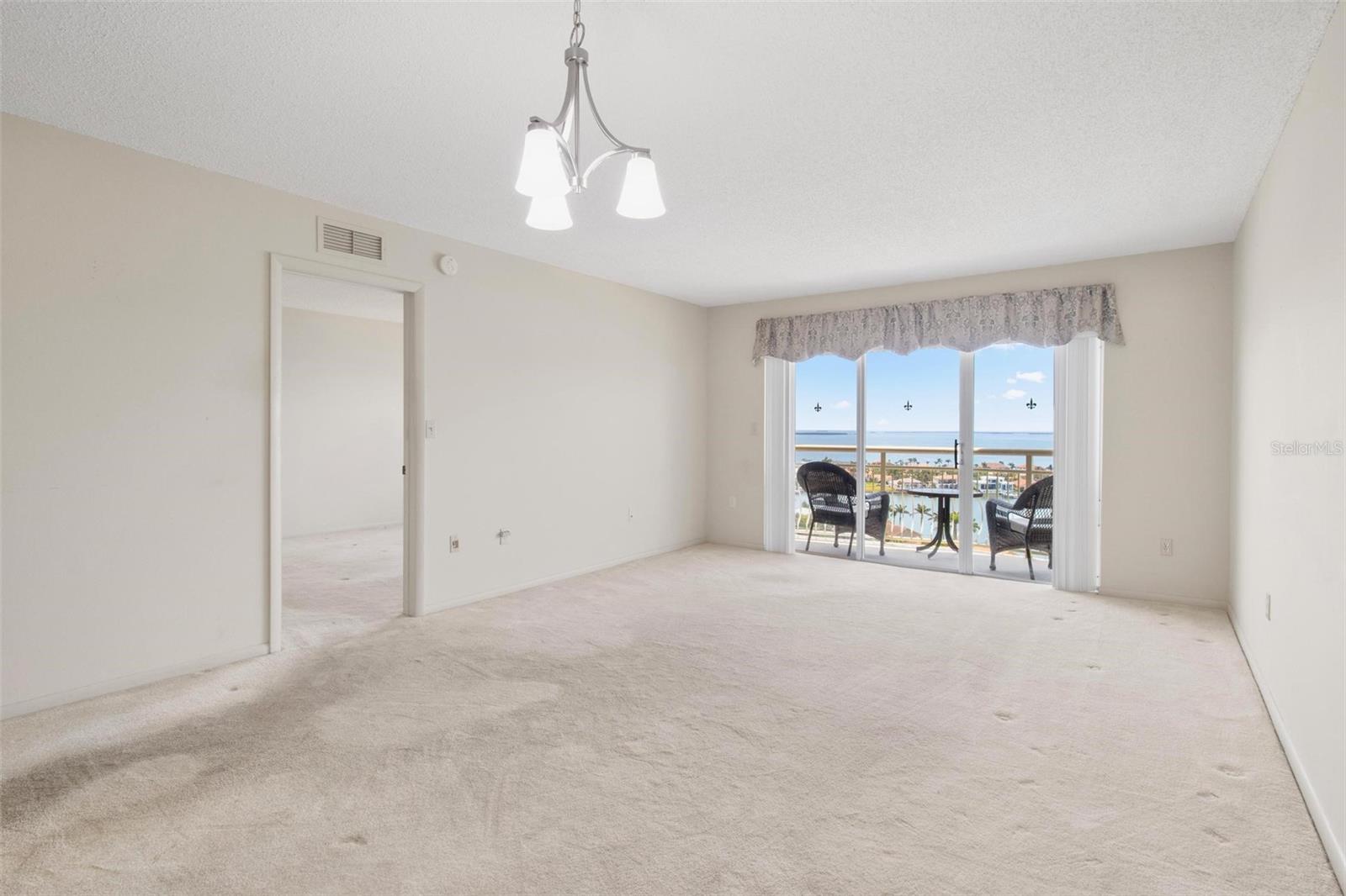 4900 BRITTANY DRIVE S 1810