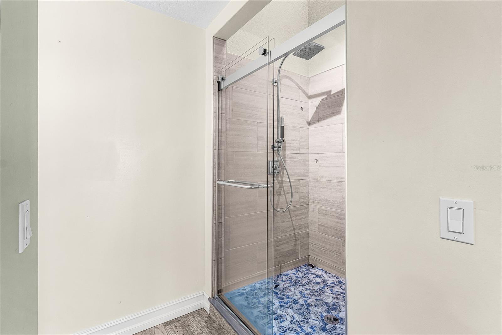 TYLER & DARLING ADD 01 - Residential