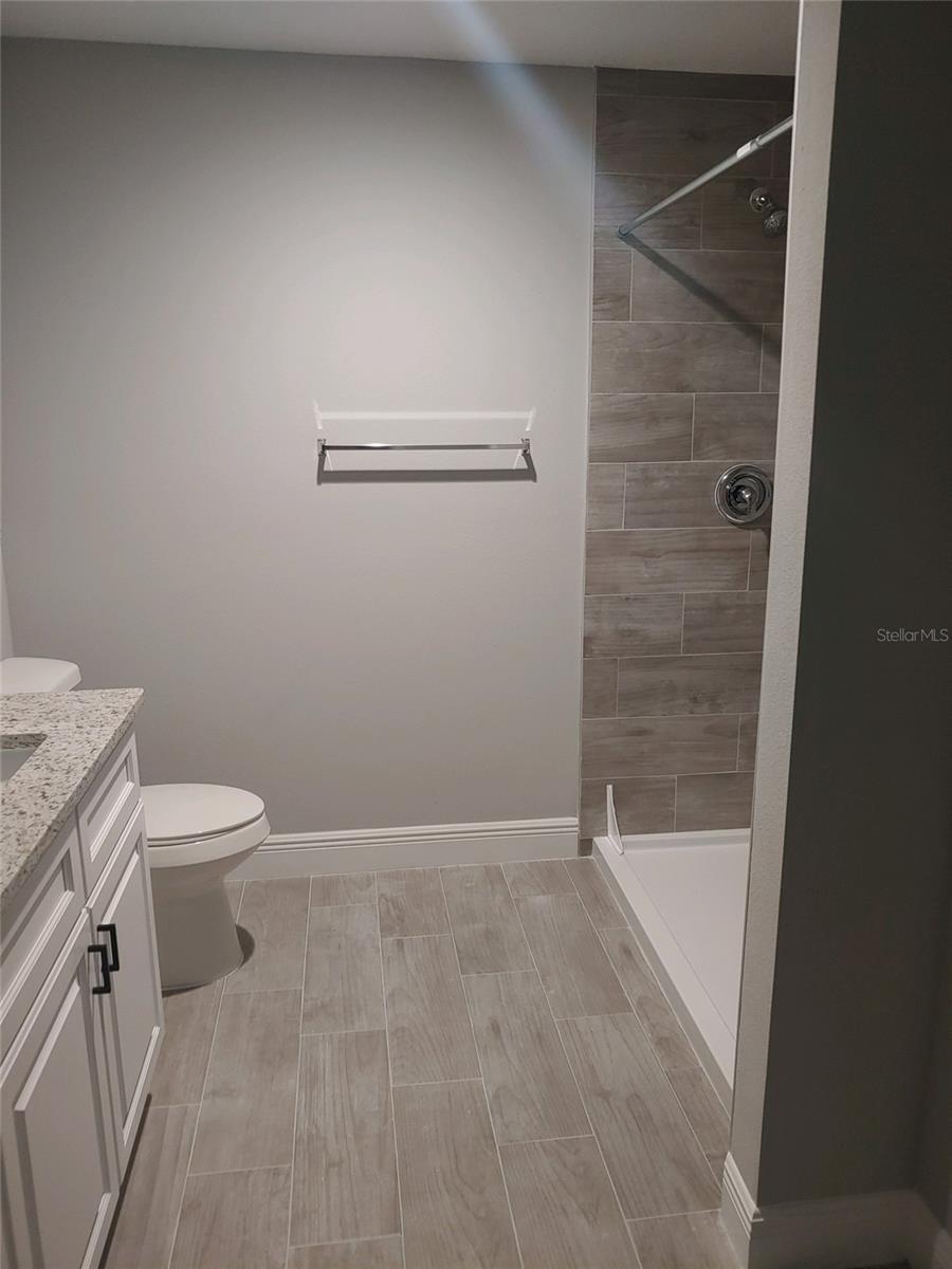 NORTHERN OAKS - Residential Lease