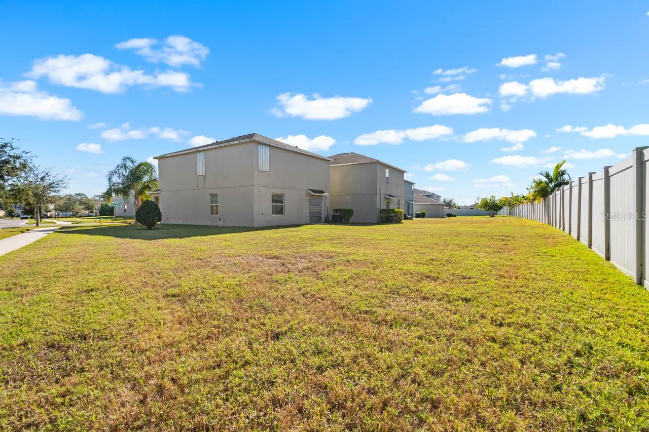 VISTA PALMS - Residential Lease