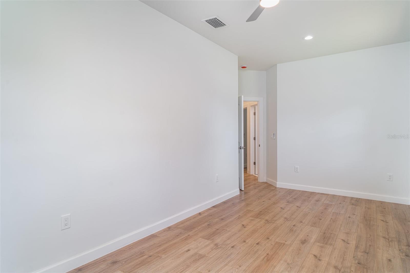 COLONIAL OAKS - Residential