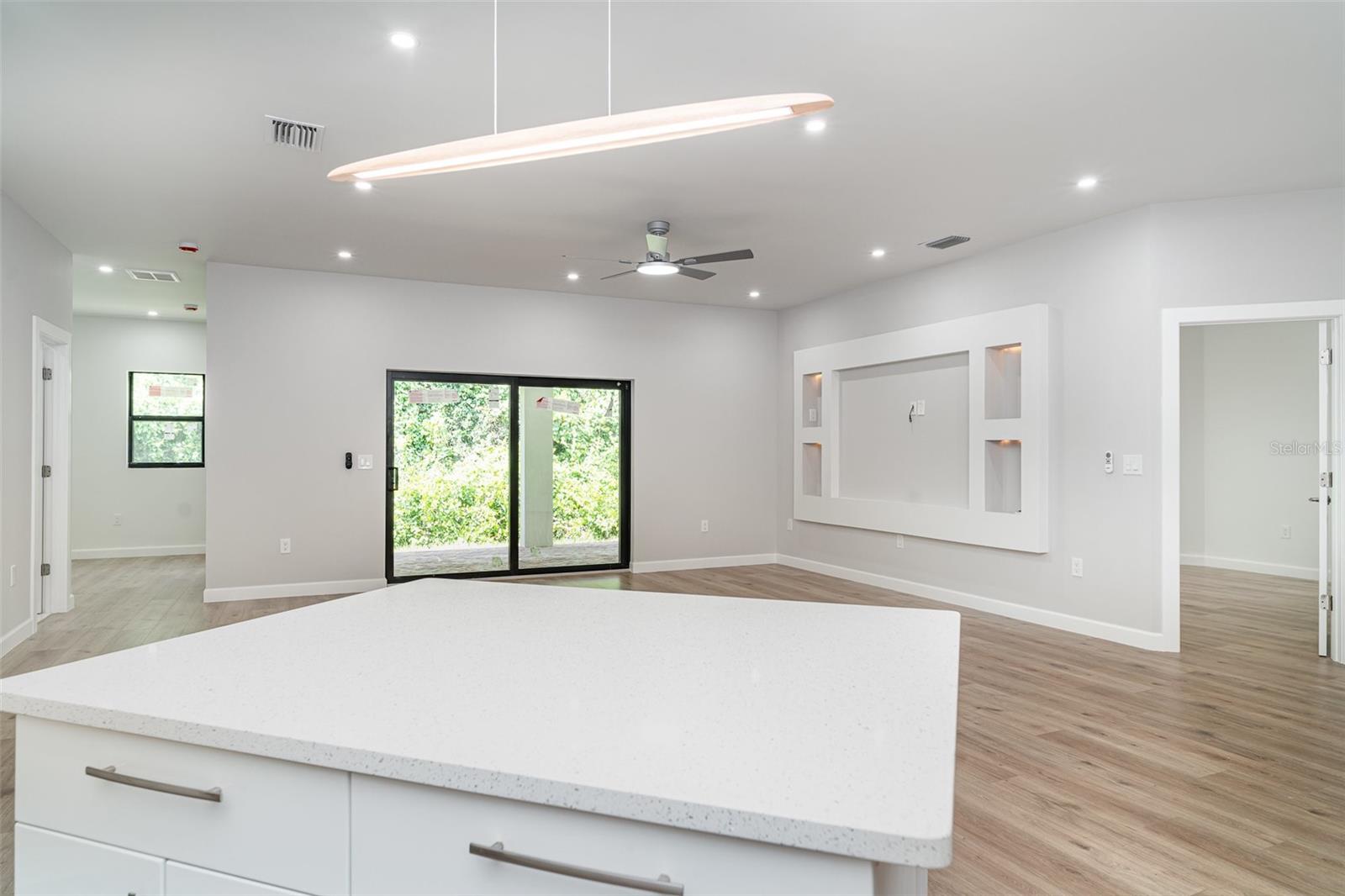 COLONIAL OAKS - Residential