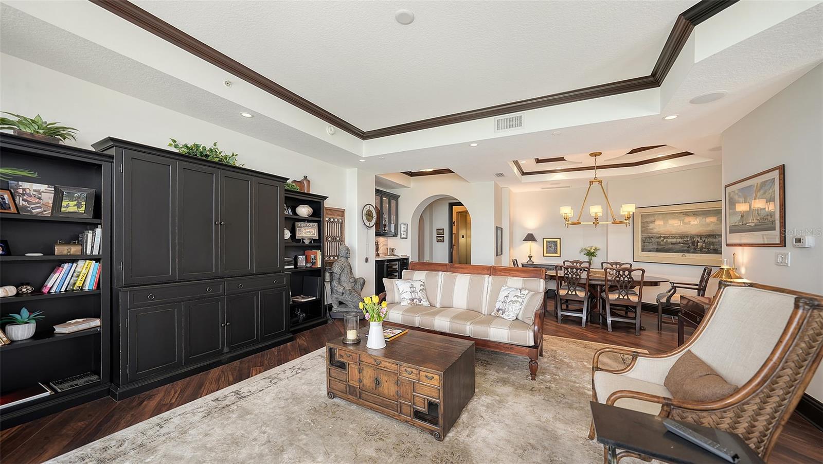 THE GRANDE RIVIERA - Residential