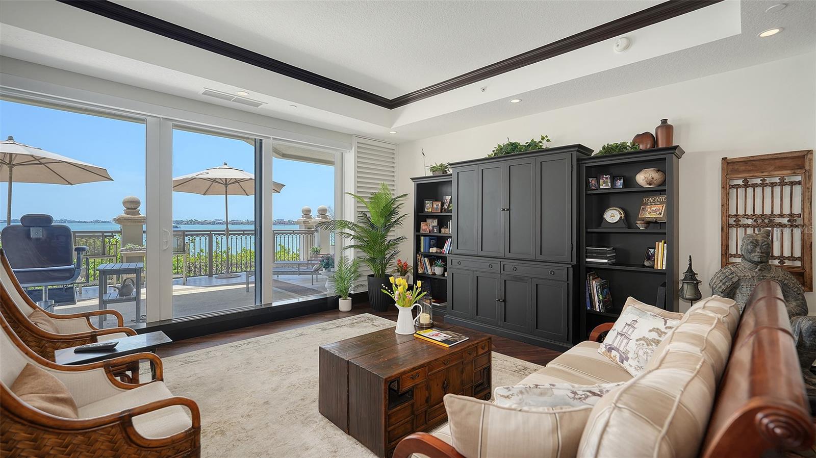 THE GRANDE RIVIERA - Residential