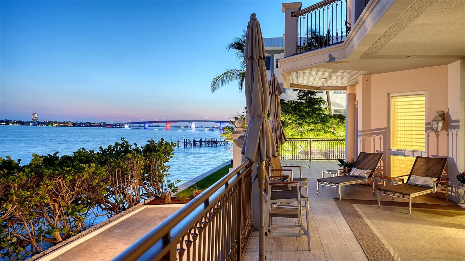 THE GRANDE RIVIERA - Residential