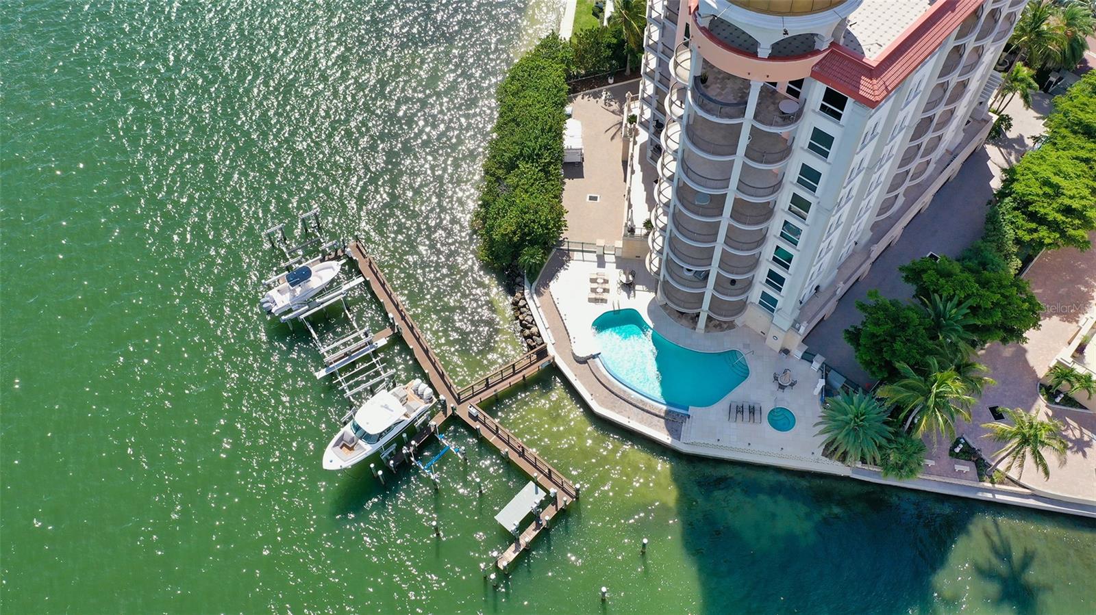 THE GRANDE RIVIERA - Residential