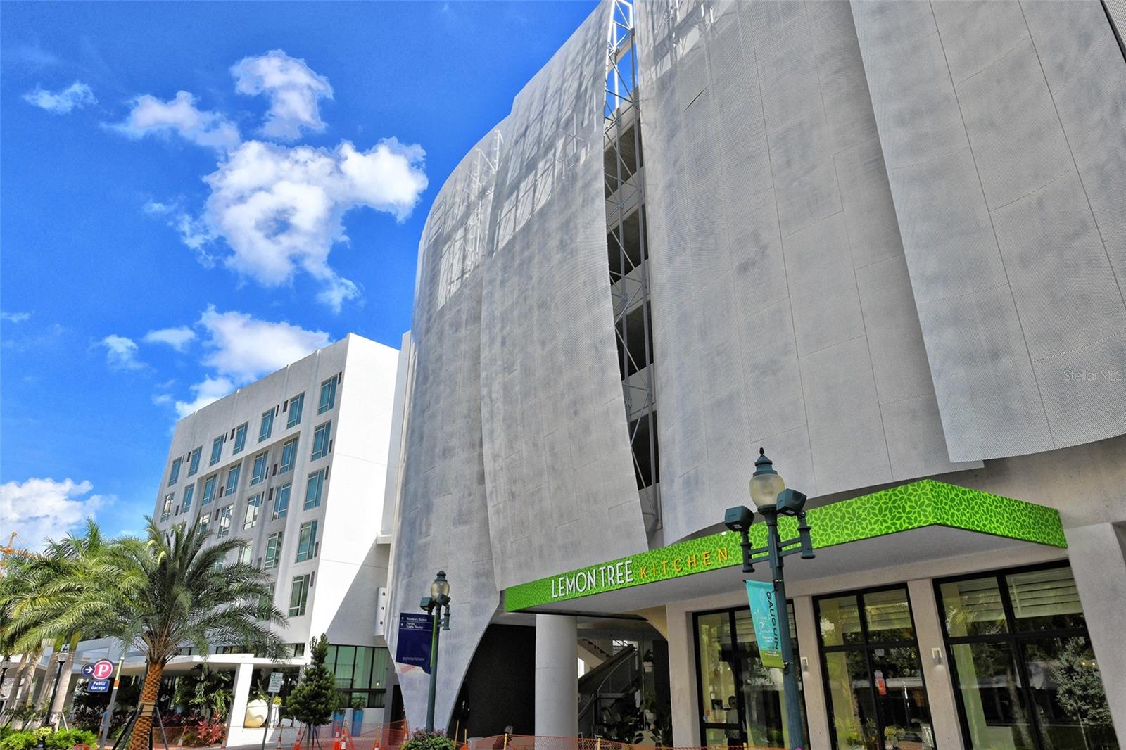 THE GRANDE RIVIERA - Residential