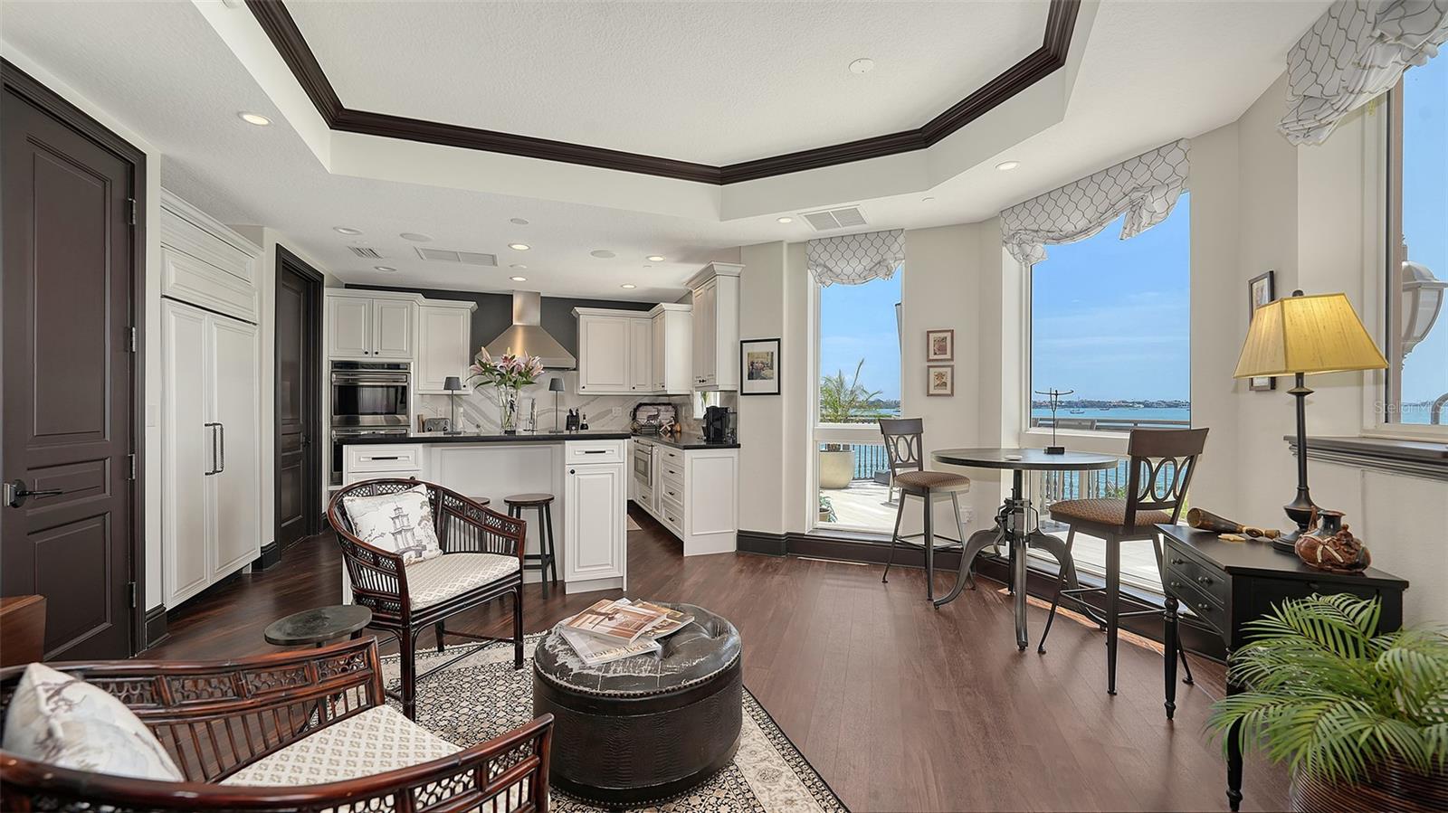 THE GRANDE RIVIERA - Residential