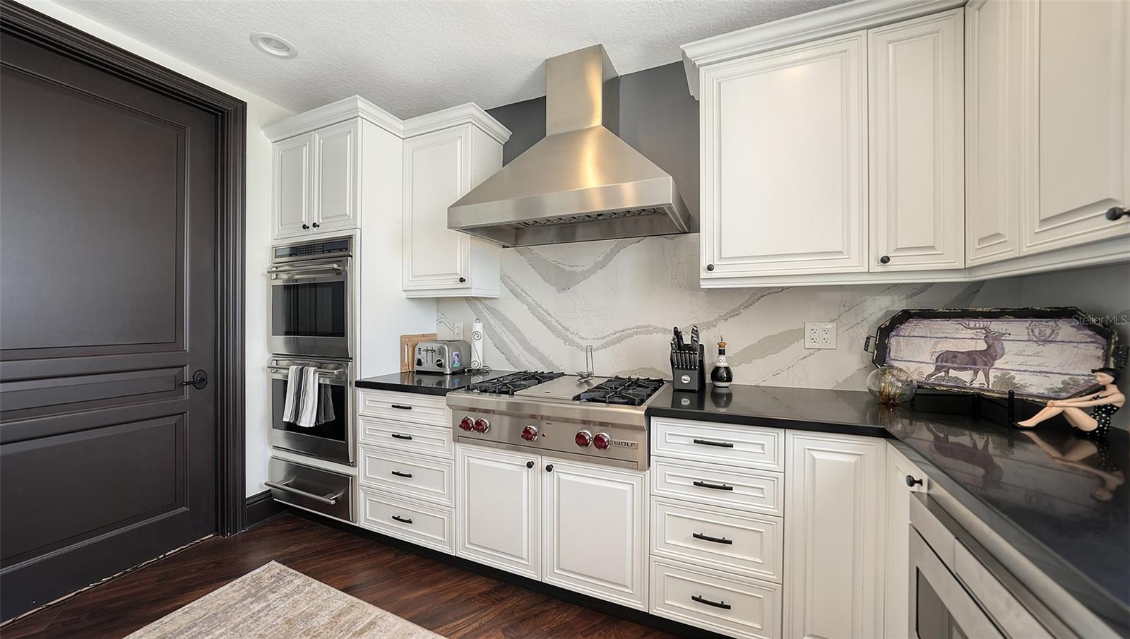 THE GRANDE RIVIERA - Residential