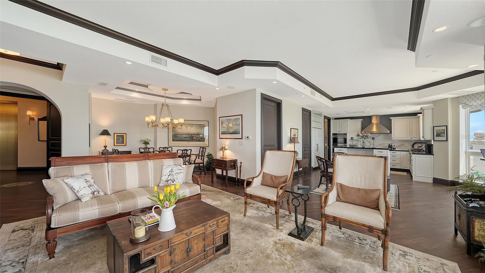 THE GRANDE RIVIERA - Residential