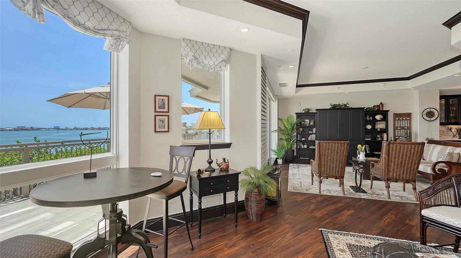 THE GRANDE RIVIERA - Residential