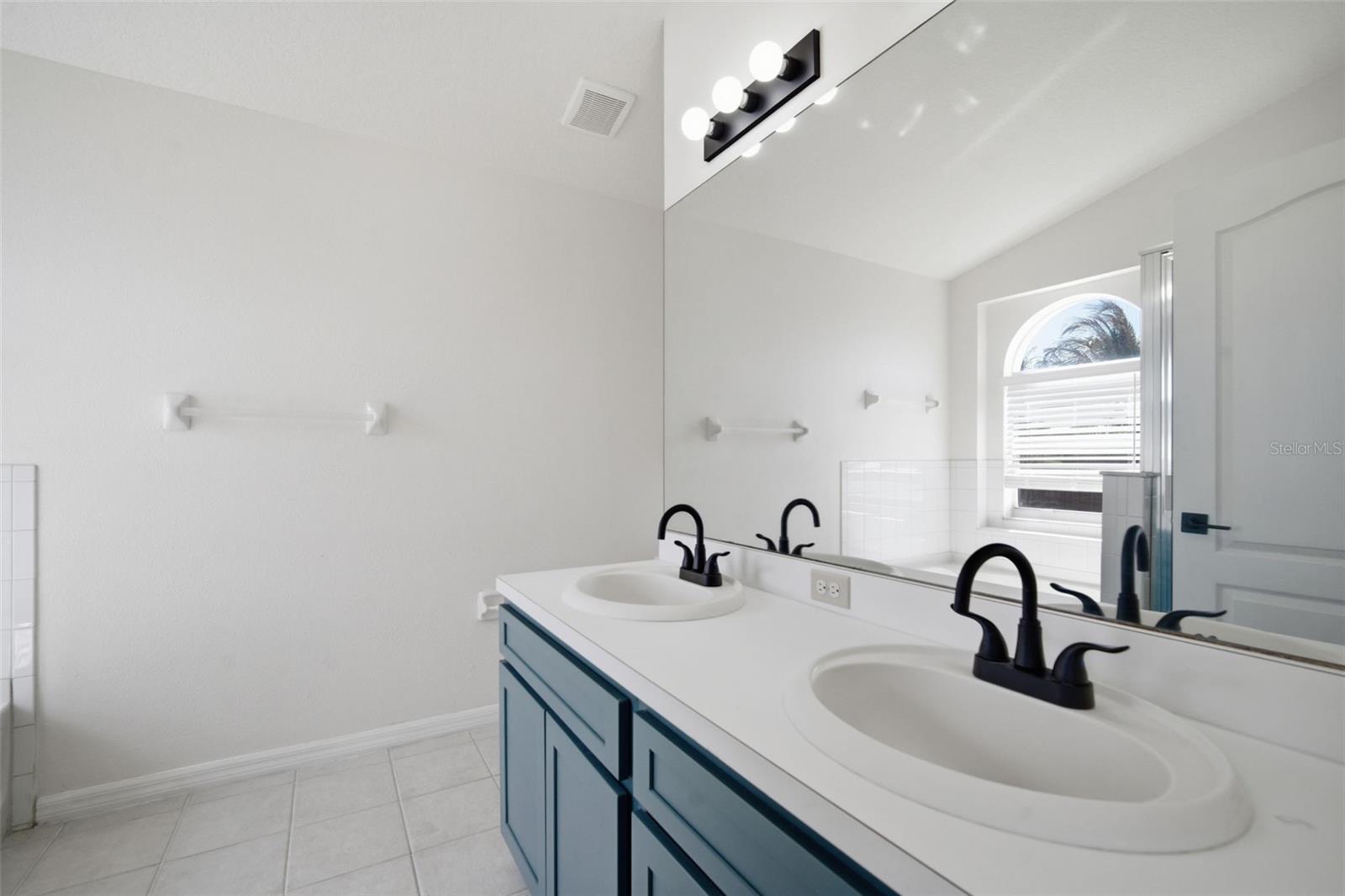 KINGS LAKE PHASE 3 - Residential