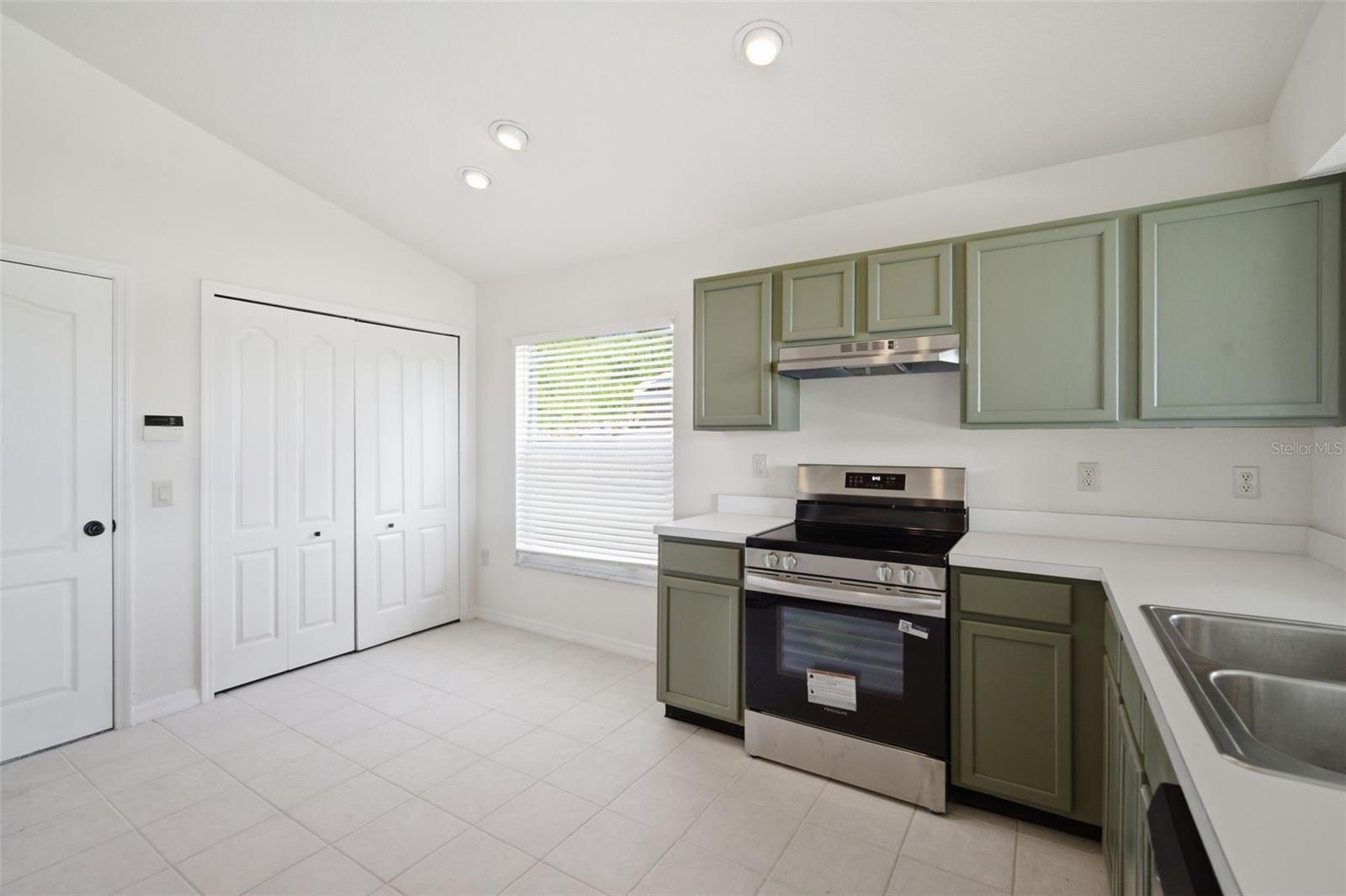 12501 LAKE VISTA DRIVE