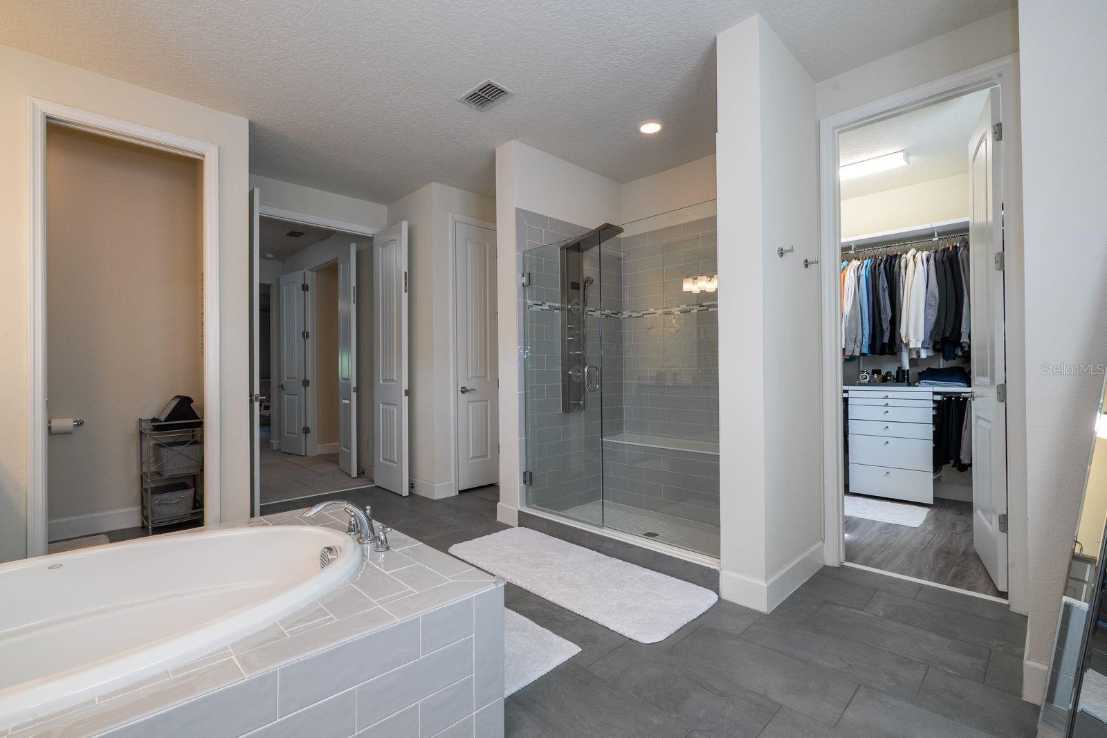 ROYAL LEGACY ESTATES - Residential