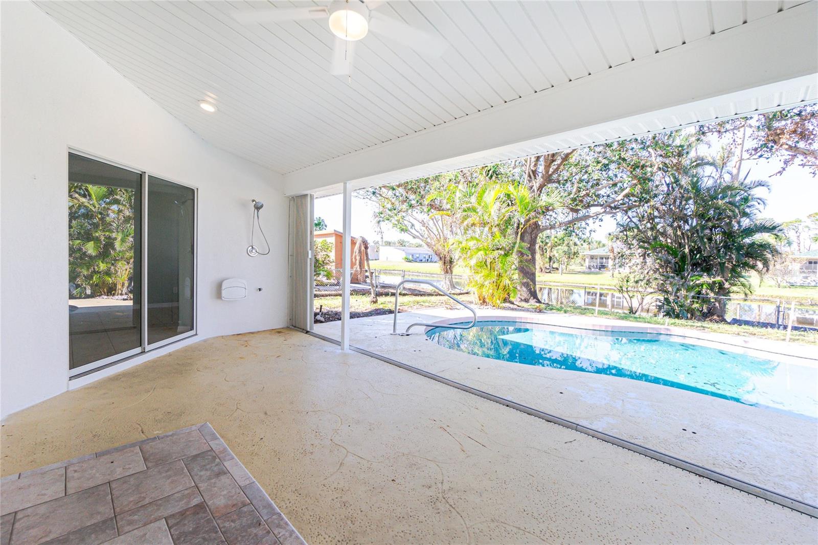 ROTONDA WEST PEBBLE BEACH - Residential