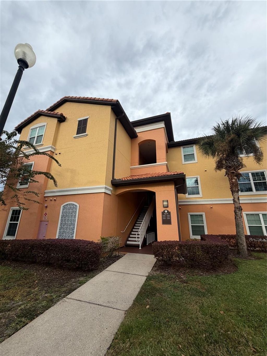 Photo of 5475 Vineland Road #8209, Orlando, FL 32811 (MLS # S5140463)