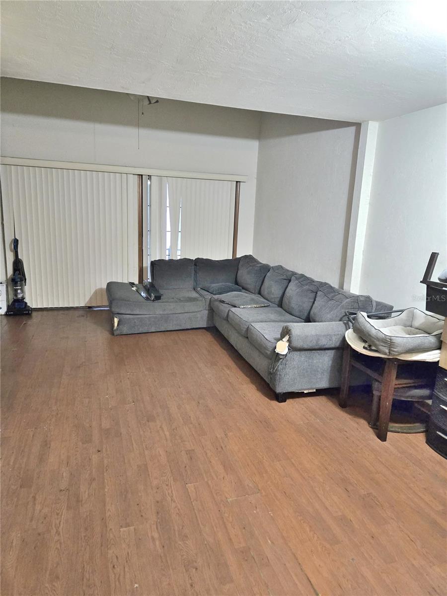5727 SW 10TH PLACE