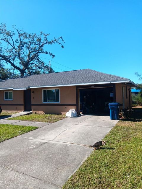 A home in PALMETTO