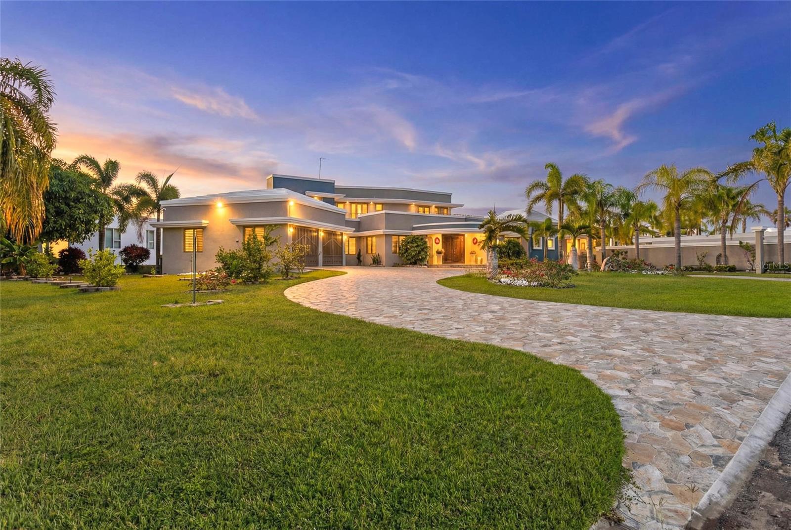 URB. MIRADOR DEL CIELO - Residential