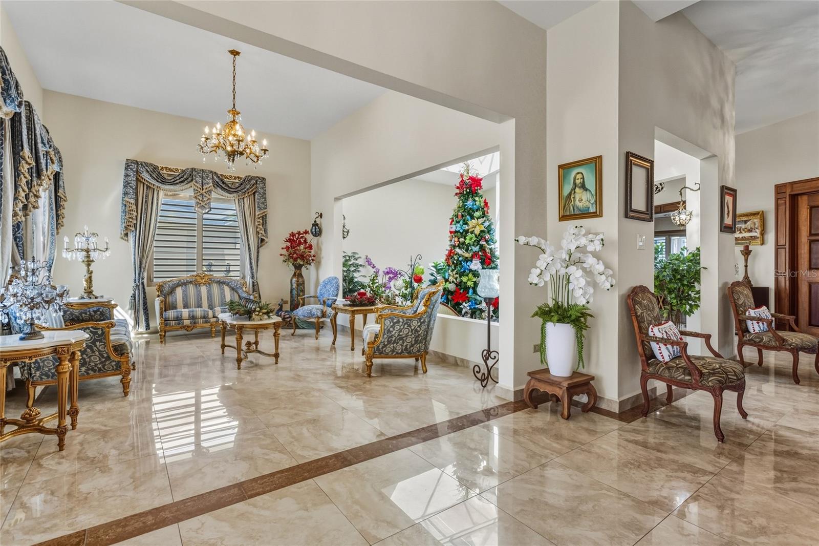 URB. MIRADOR DEL CIELO - Residential