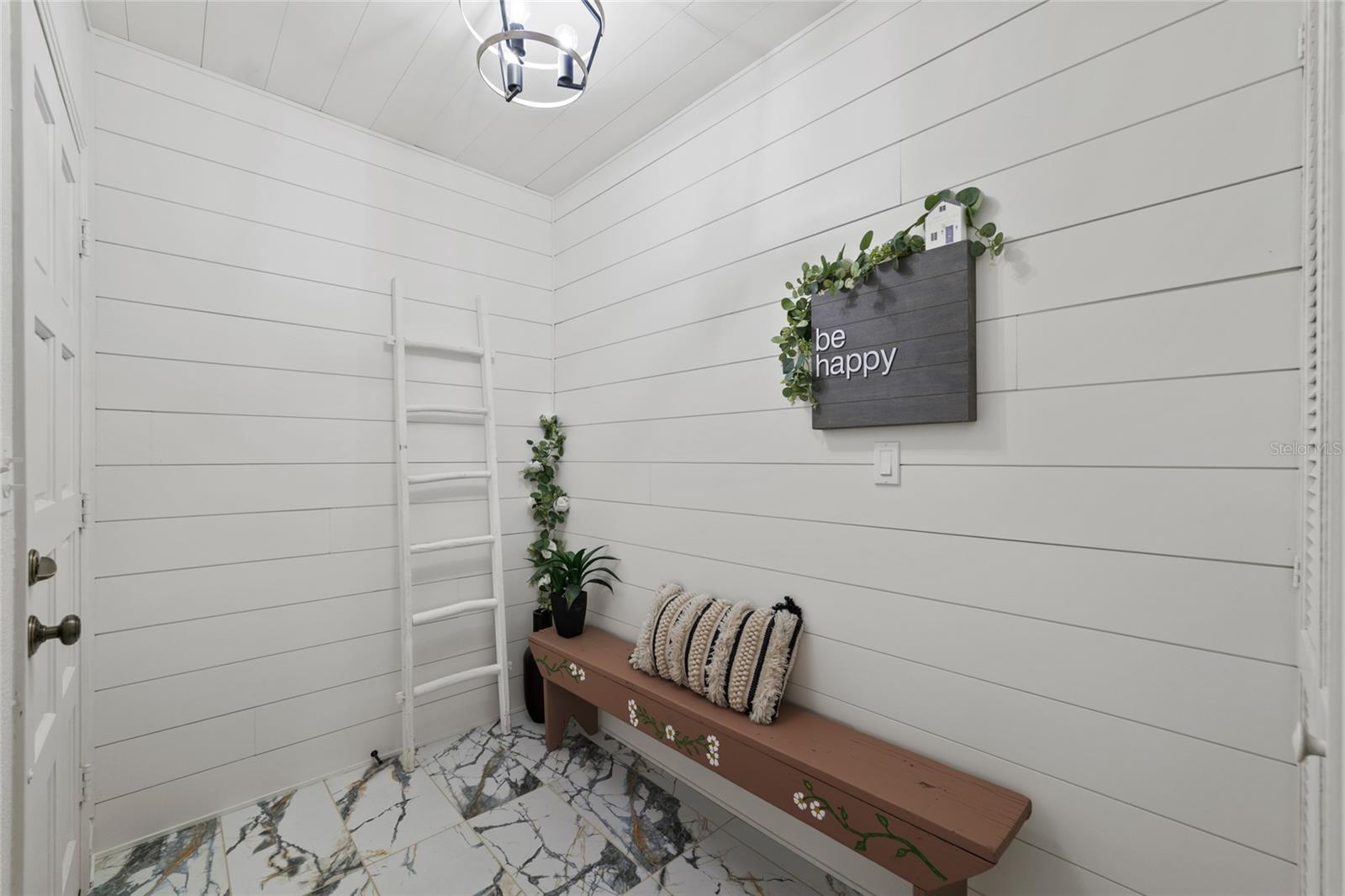 1513 W MEADOWBROOK AVENUE