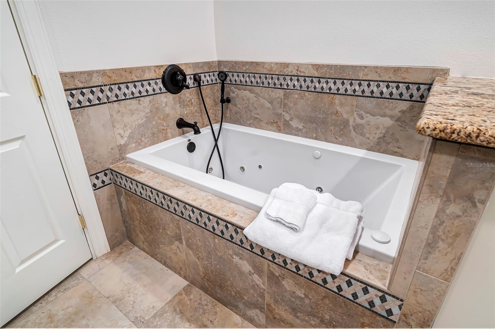 MOUNTAIN LAKE UNREC - Residential