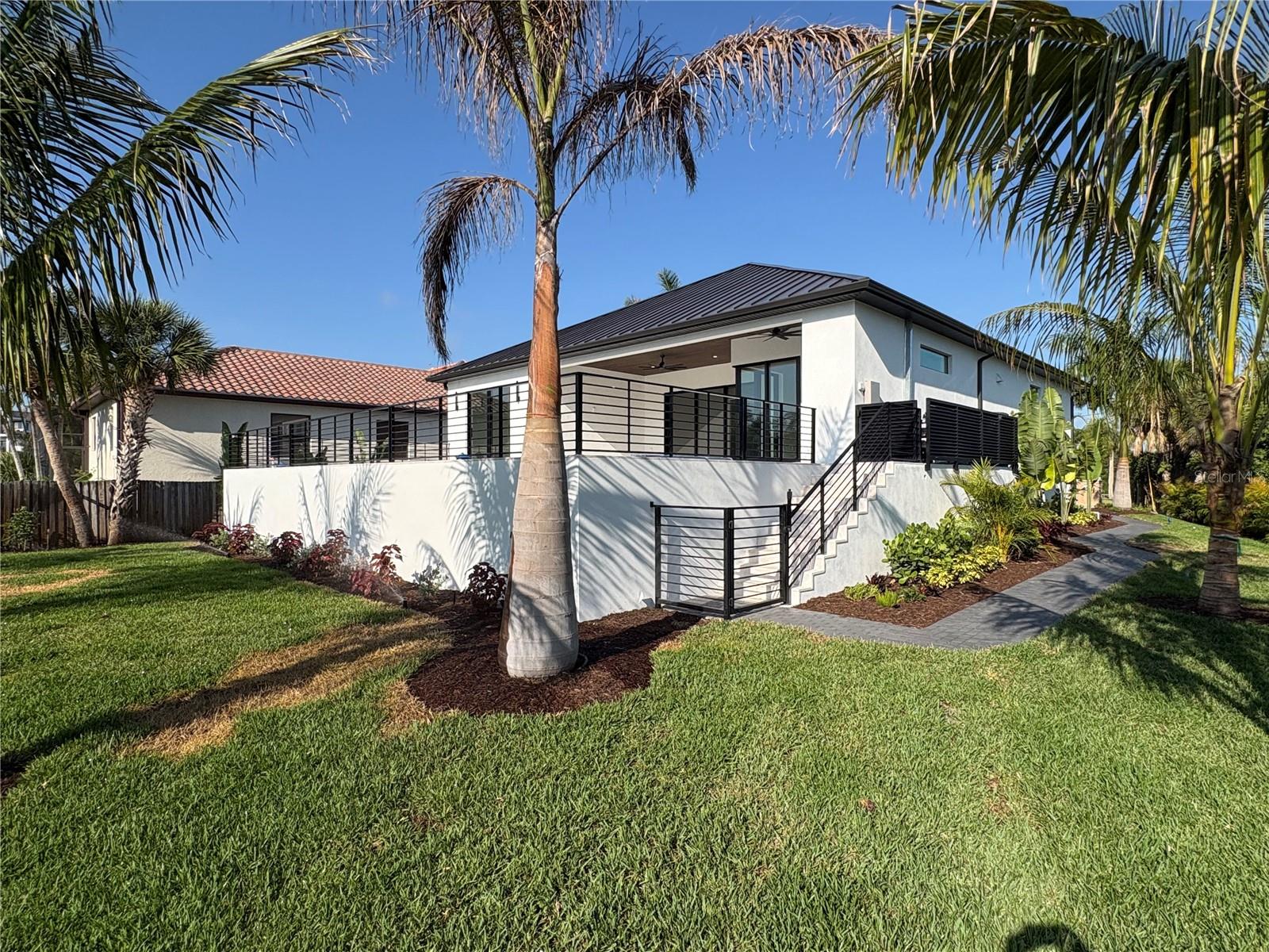 SARASOTA BEACH - Residential