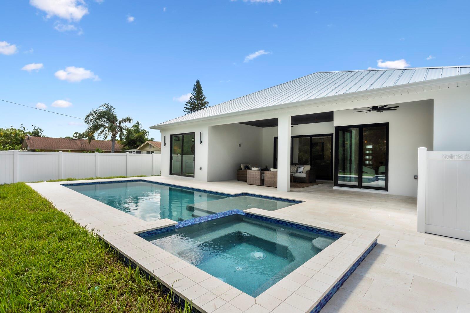 SARASOTA BEACH - Residential