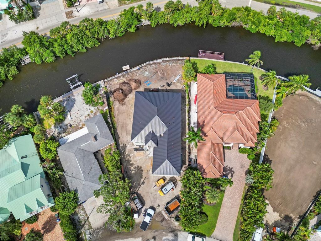 Photo of 276 Island Circle, Sarasota, FL 34242 (MLS # A4667090)