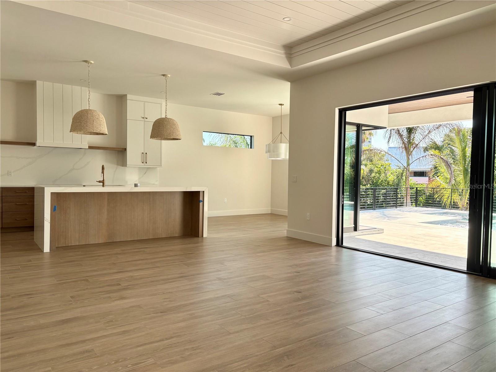 SARASOTA BEACH - Residential