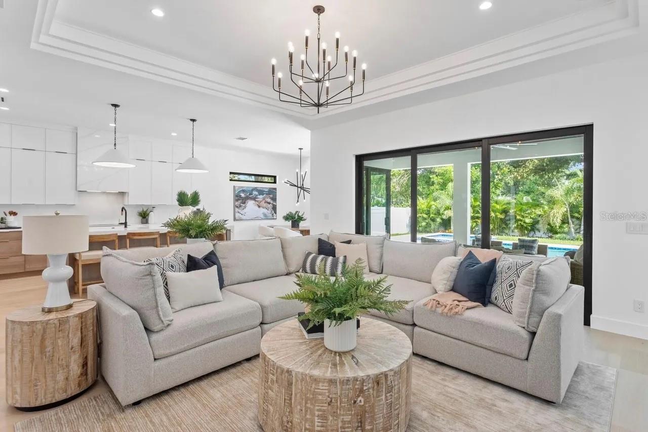 SARASOTA BEACH - Residential