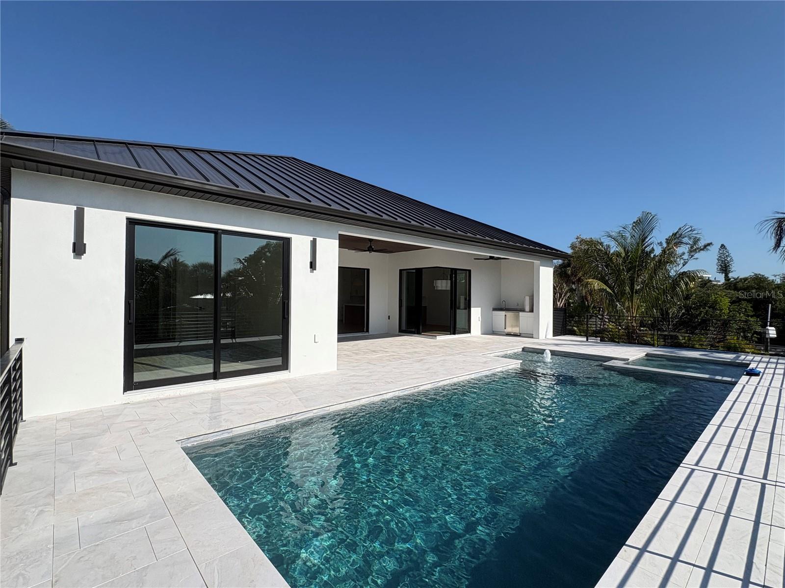 SARASOTA BEACH - Residential