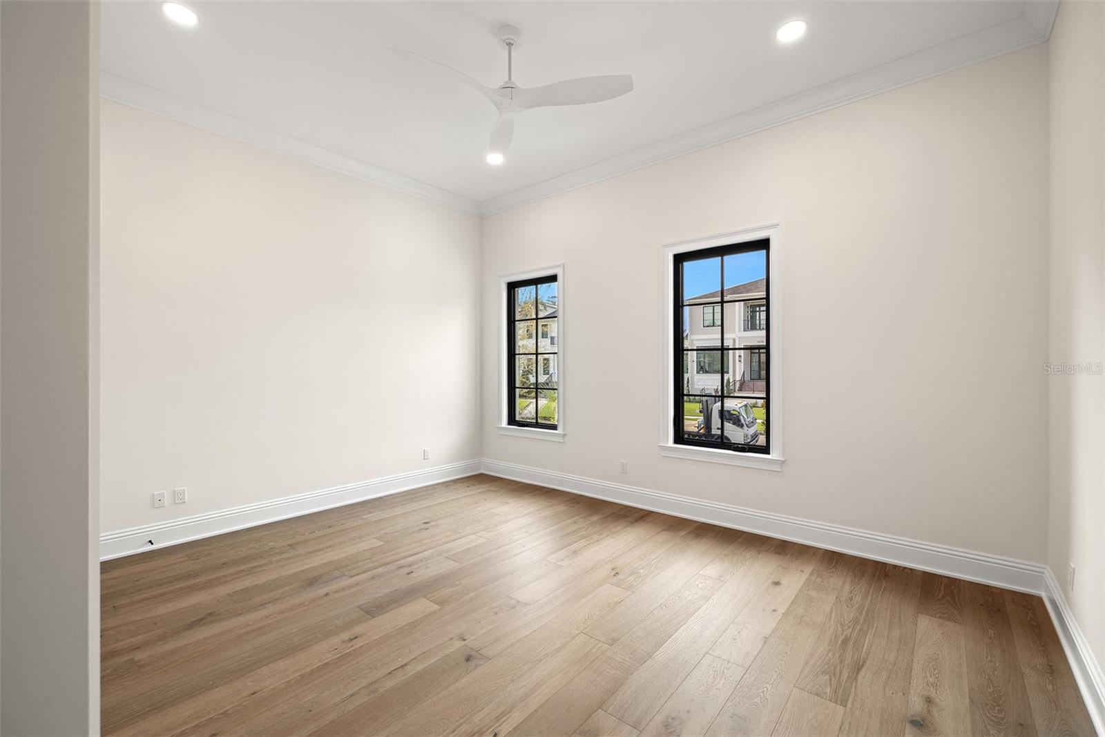 SUNSET PARK - Residential