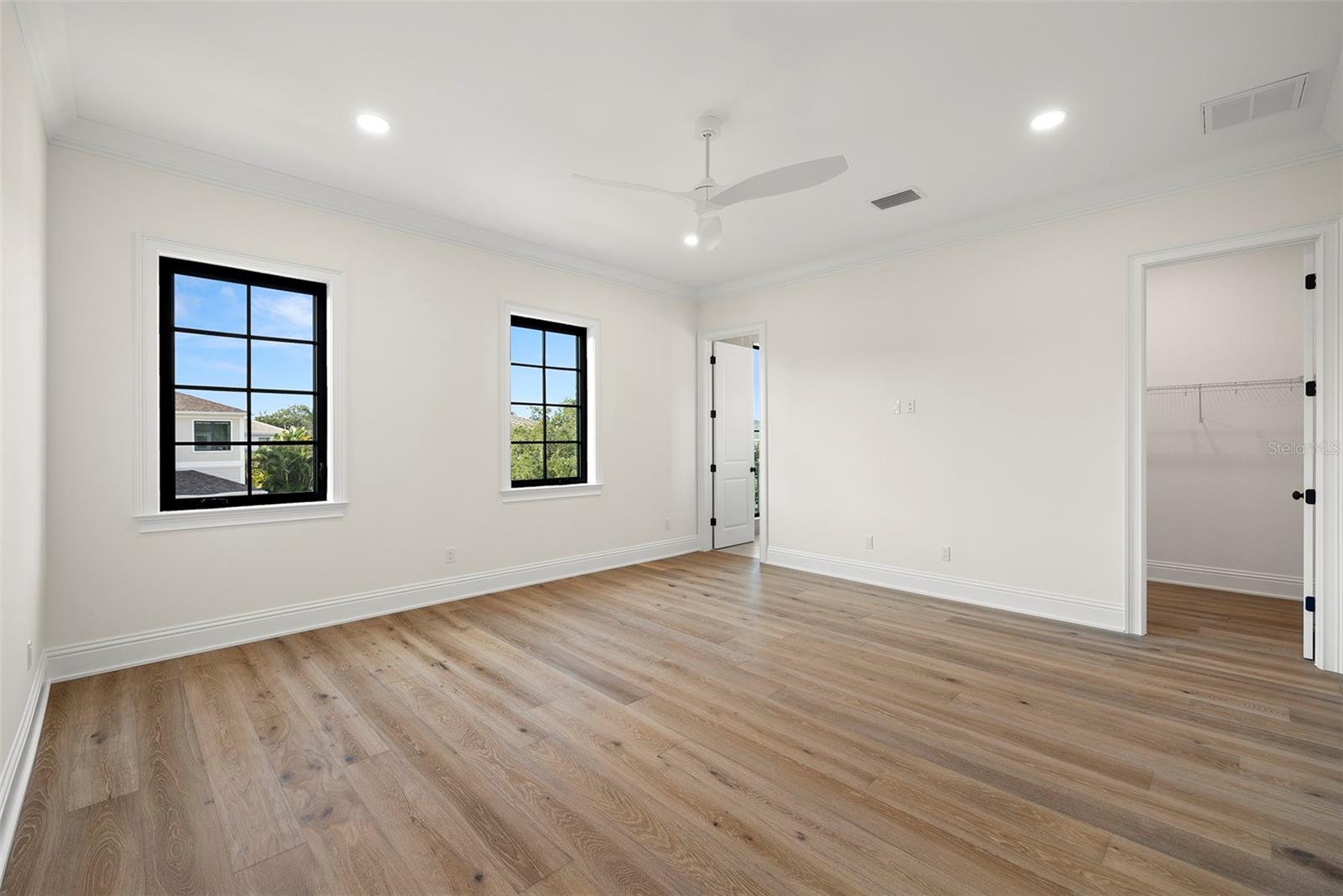 SUNSET PARK - Residential