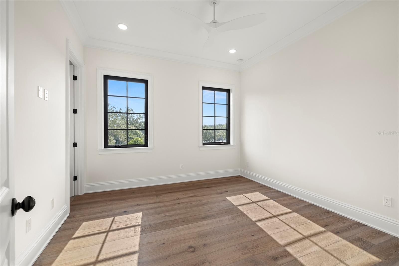 SUNSET PARK - Residential